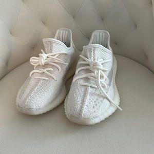 Yeezy Boost size women’s 5.5 color bone in excellent condition